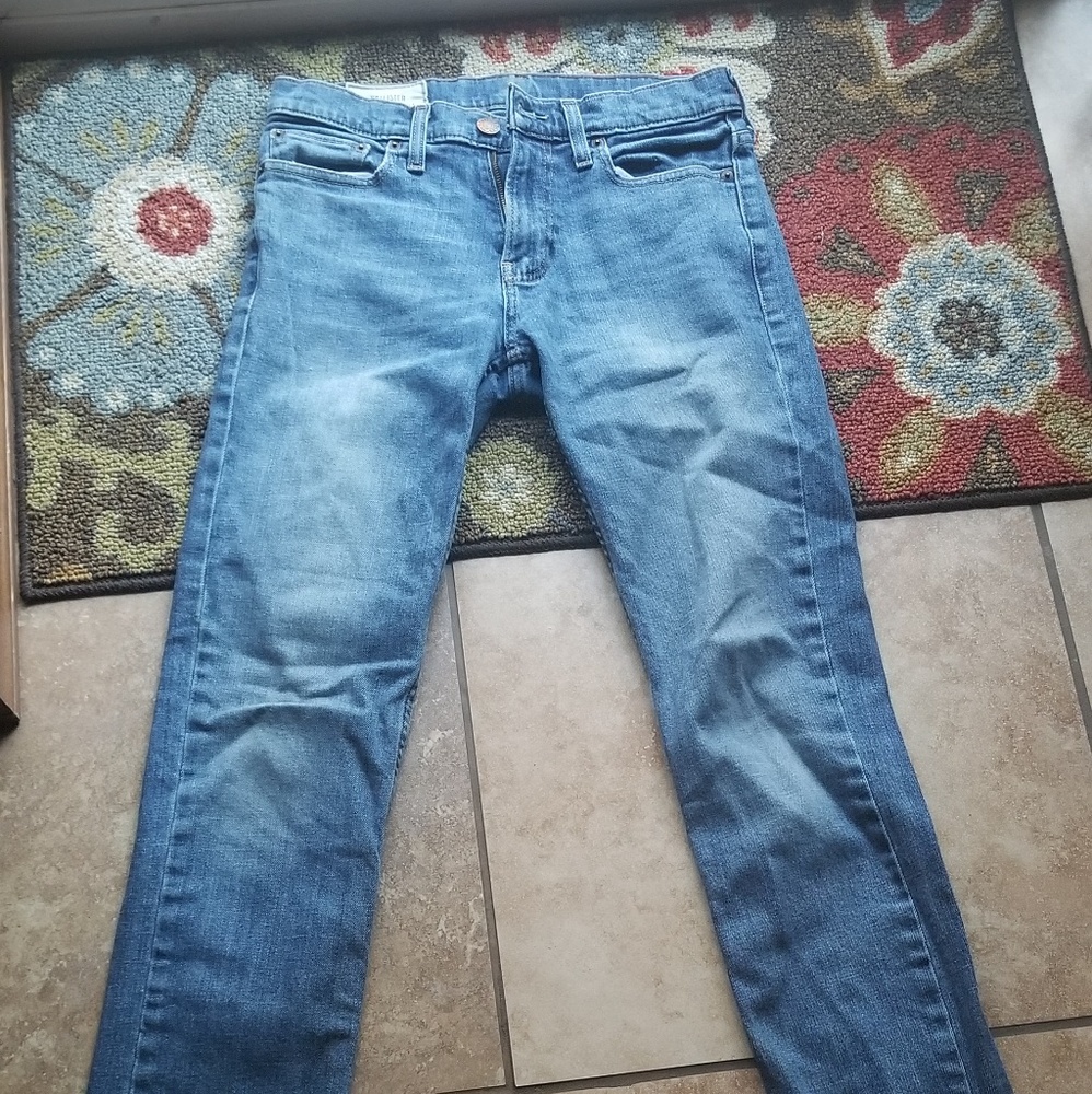 Hollister Jean's